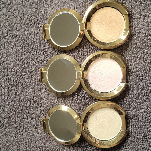 Becca highlighter trio. - Picture 2 of 3